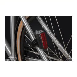 Axa bracket om het AXA Nyx batterij achterlicht te monteren op de staande achtervork