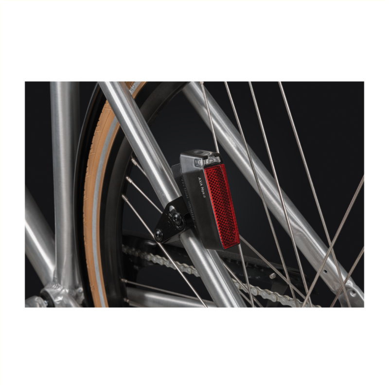 Axa bracket om het AXA Nyx batterij achterlicht te monteren op de staande achtervork